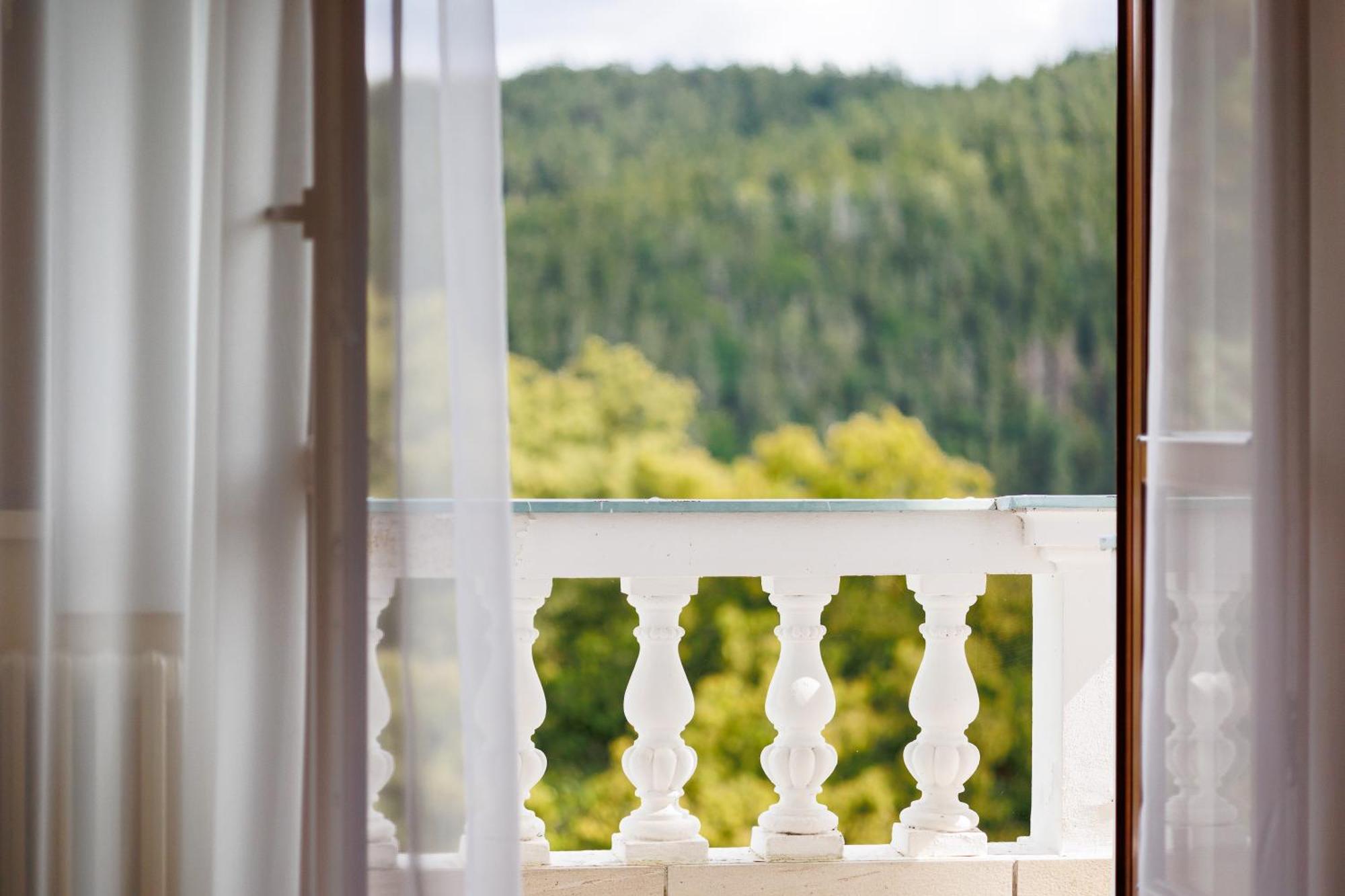 Hotel Chateau Cihelny Karlovy Vary Exterior photo