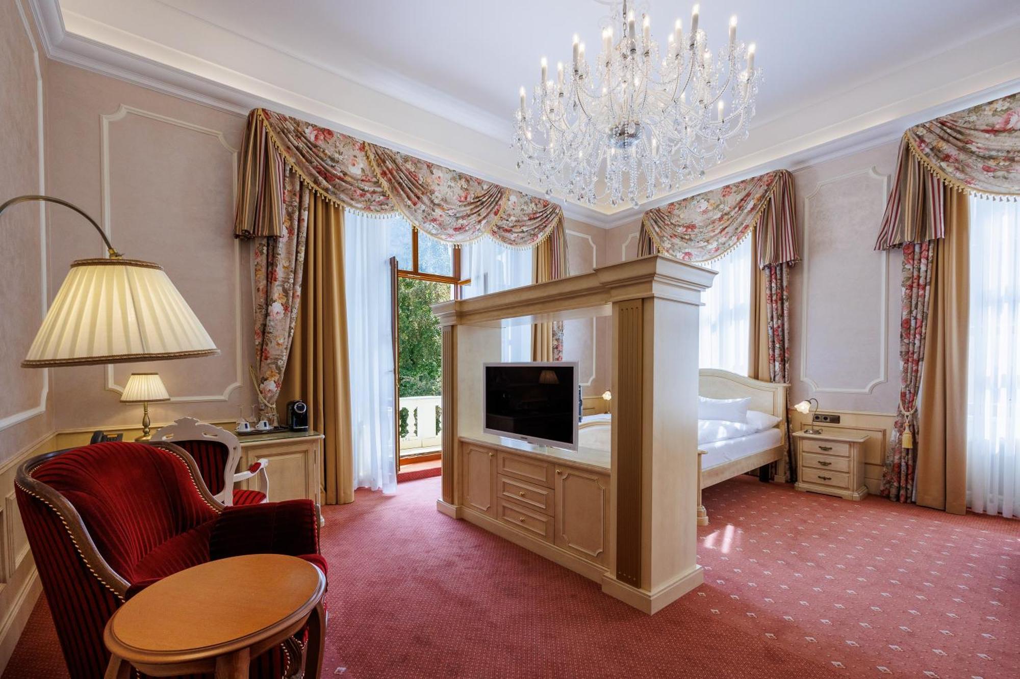 Hotel Chateau Cihelny Karlovy Vary Exterior photo